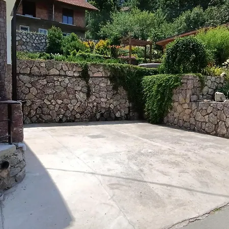Apartman Garage