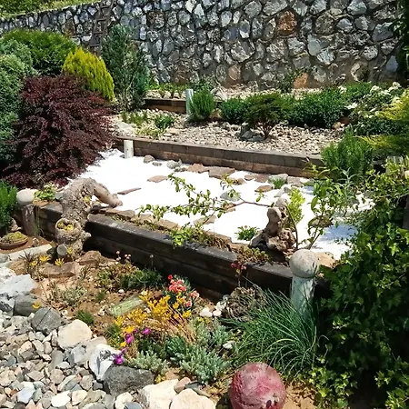 アパート Garage ドニー・ミラノヴァツ